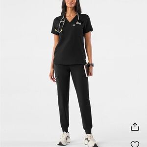 Figs Black Women's Catarina one-pocket top size XS